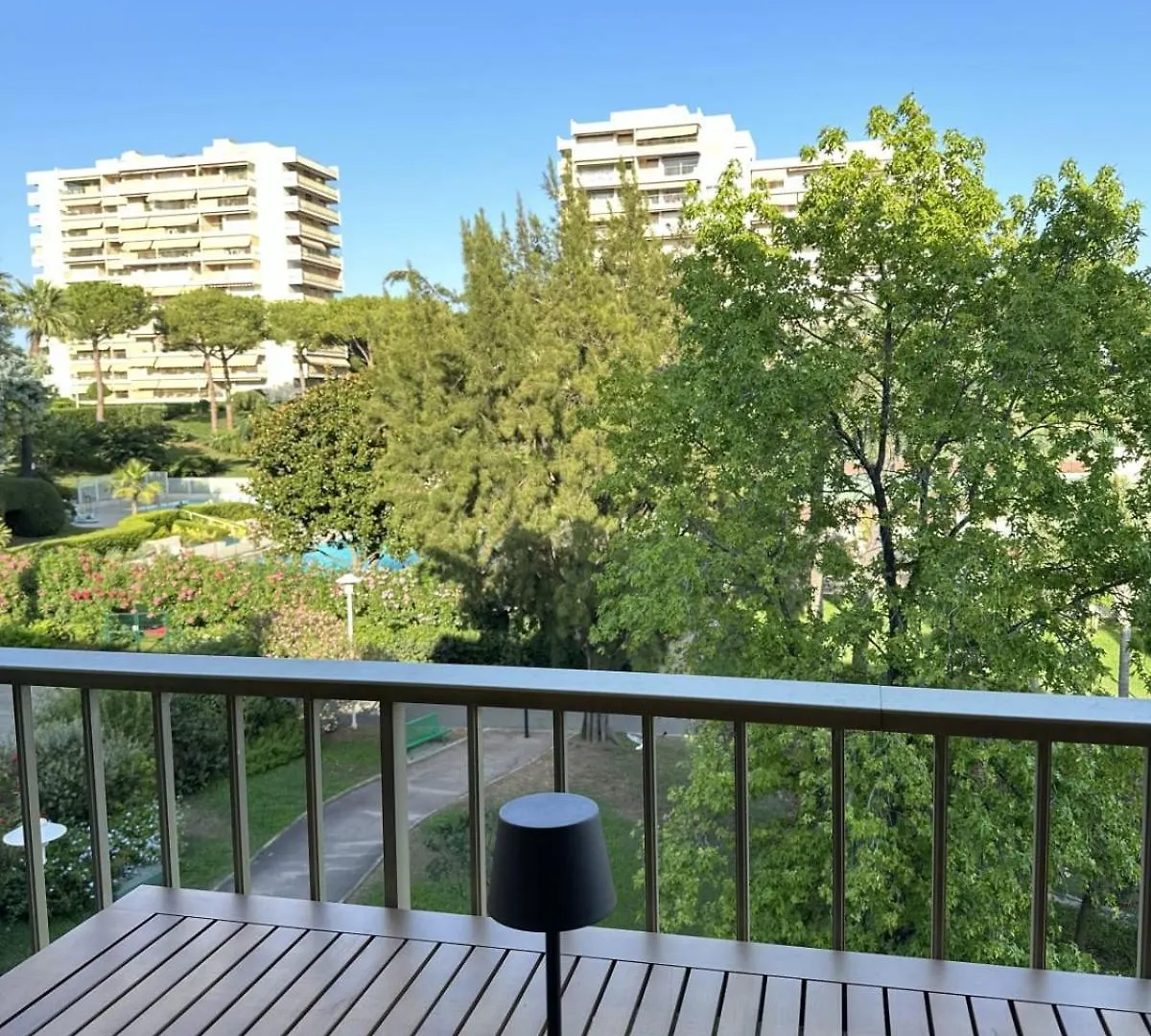 Cozy Flat With Pool And Balcony Apartment Antibes